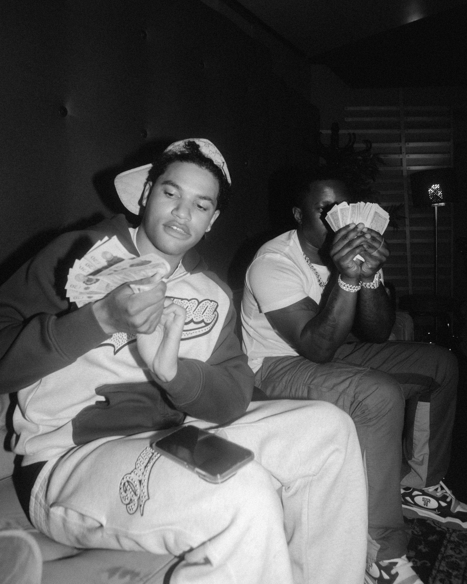 Antslive and Suspect — counting notes, black and white