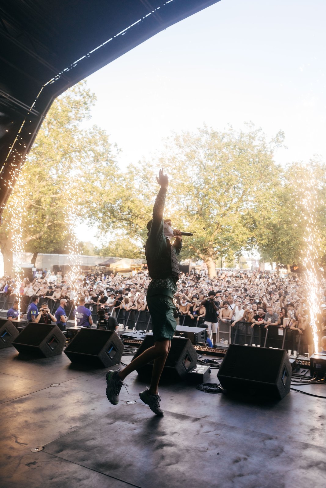 Meekz at Wireless — crowd view